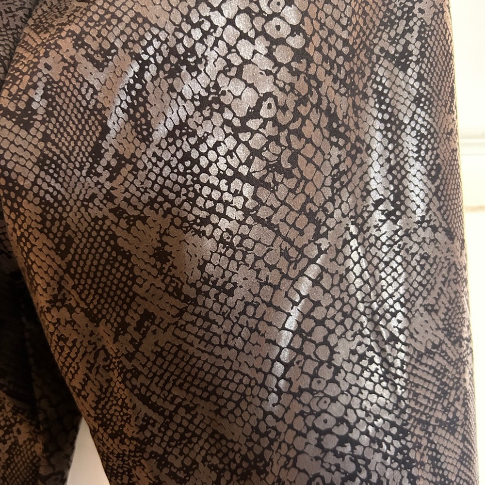 PINK-animal print black leggings- full length - Picture 4 of 4